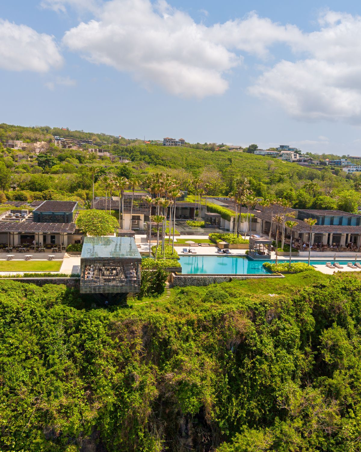 Clifftop villa and pool above the ocean in Bali